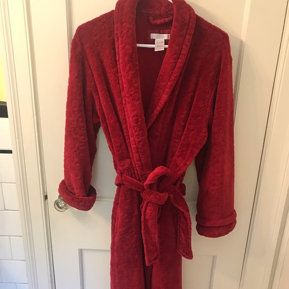 Red robe - Picture 2 of 4